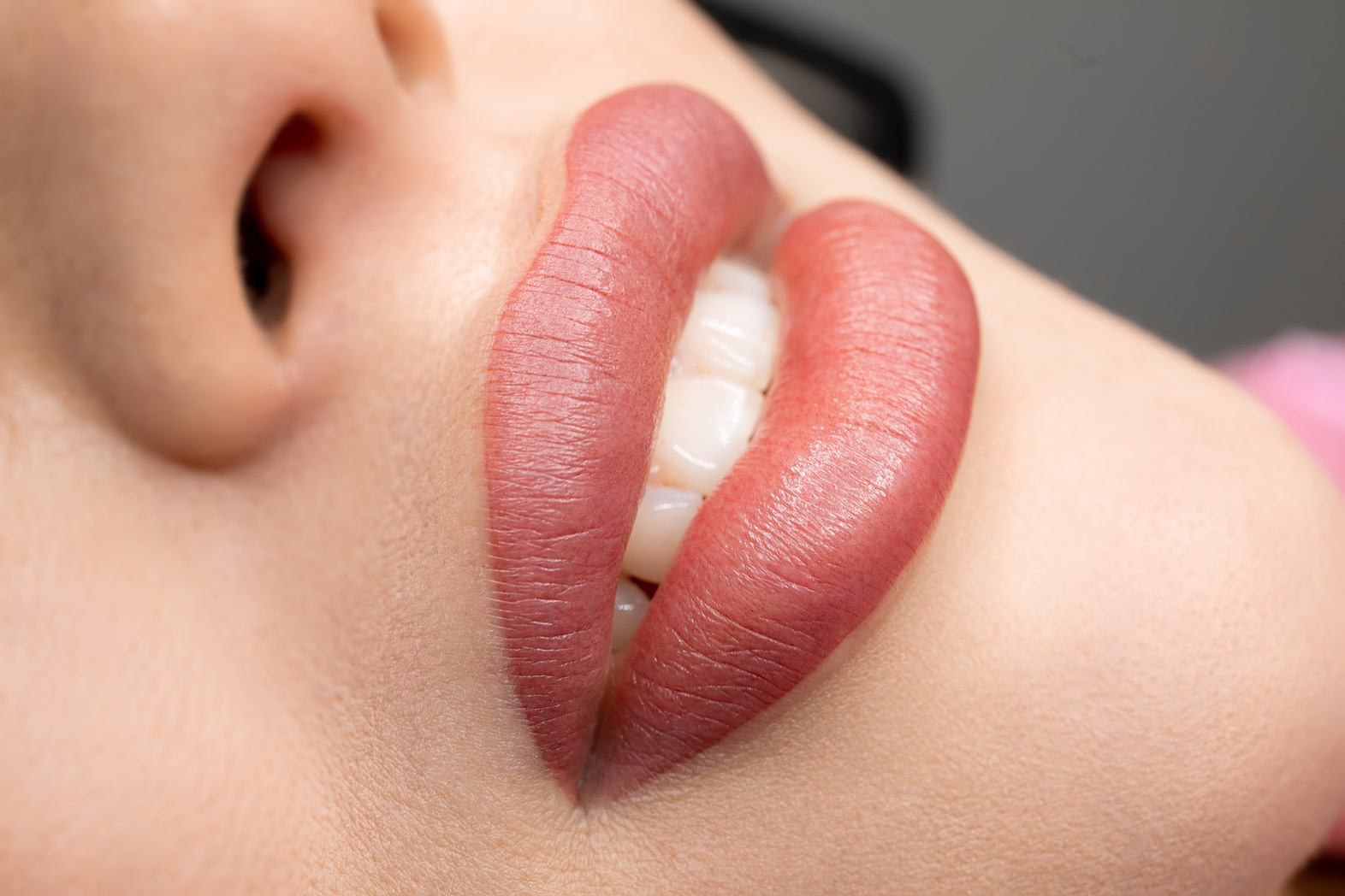 Permanent Lip Makeup Completes the Lip Makeup Procedure with a C